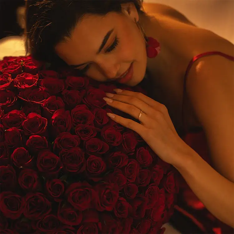 RED HEART BOX