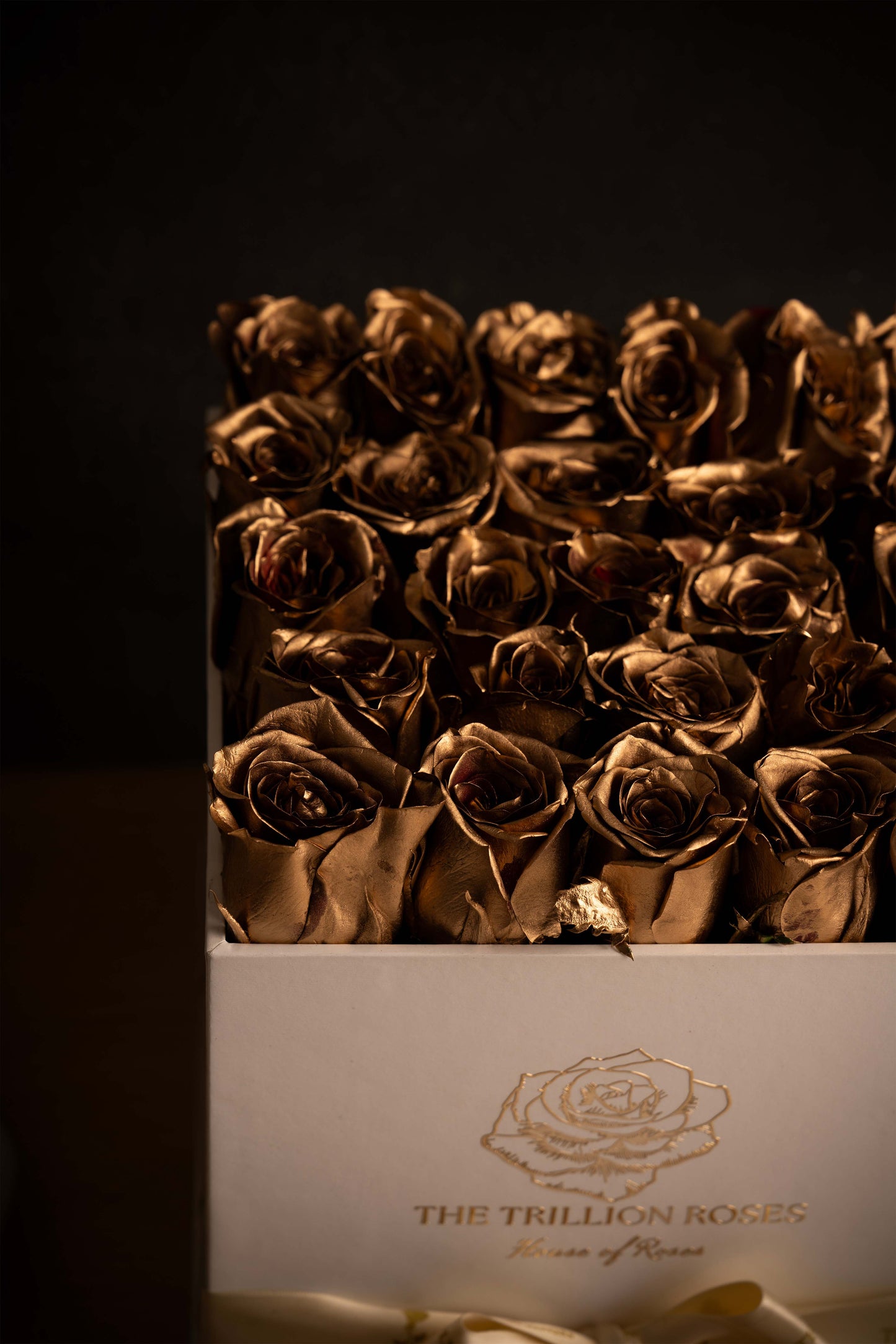 FOREVER GOLD ROSES IN BLACK SQUARE BOX