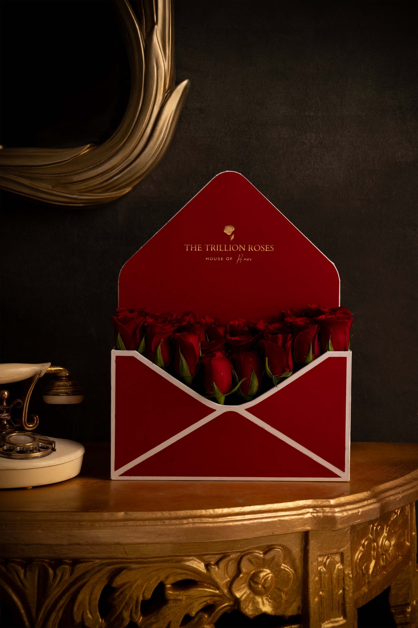 THE ROSE ENVELOPE - RED ROSES