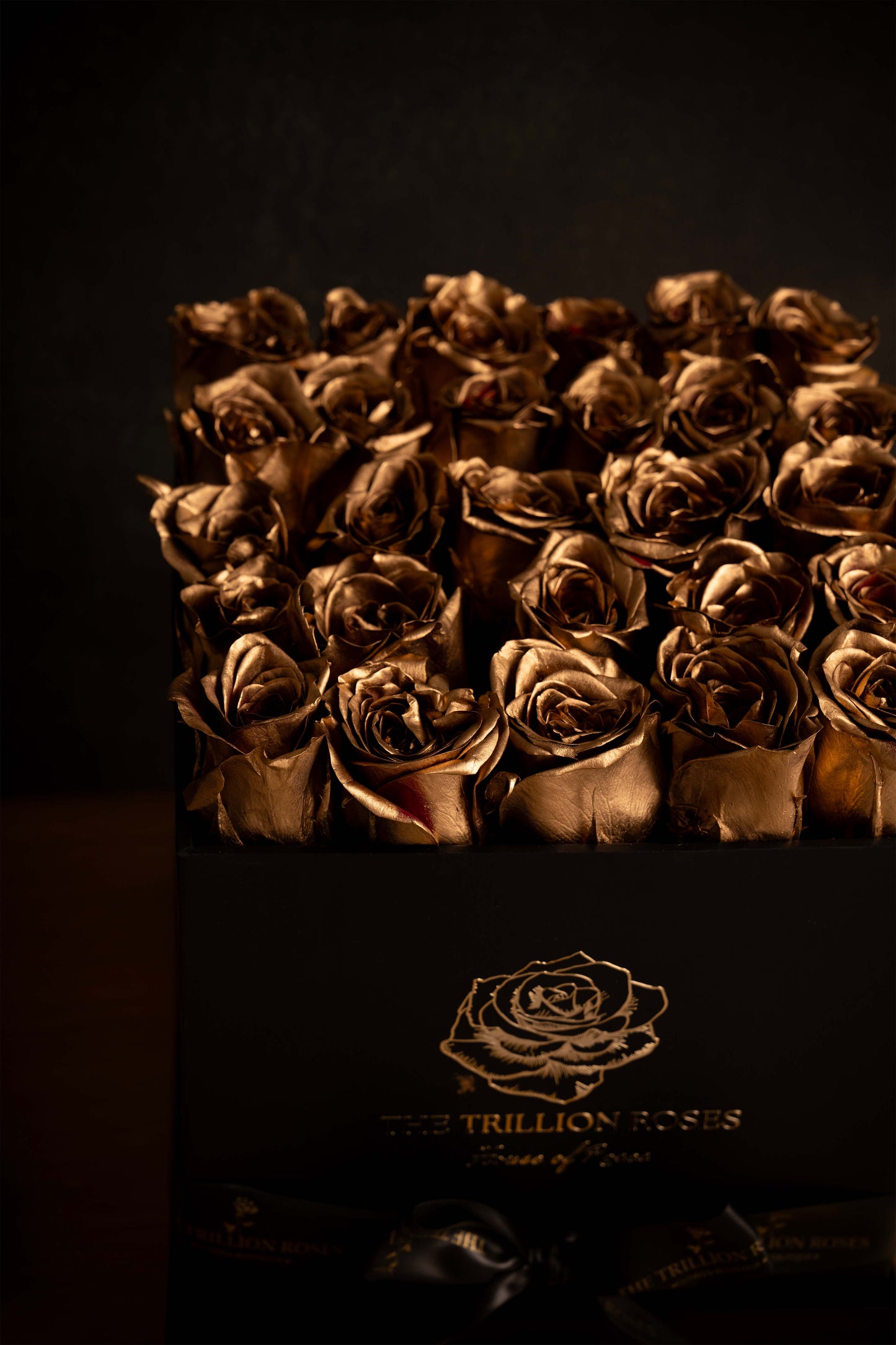 FOREVER GOLD ROSES IN BLACK SQUARE BOX