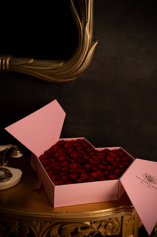 THE PINK HEART FLAP BOX : RUBY RED ROSES