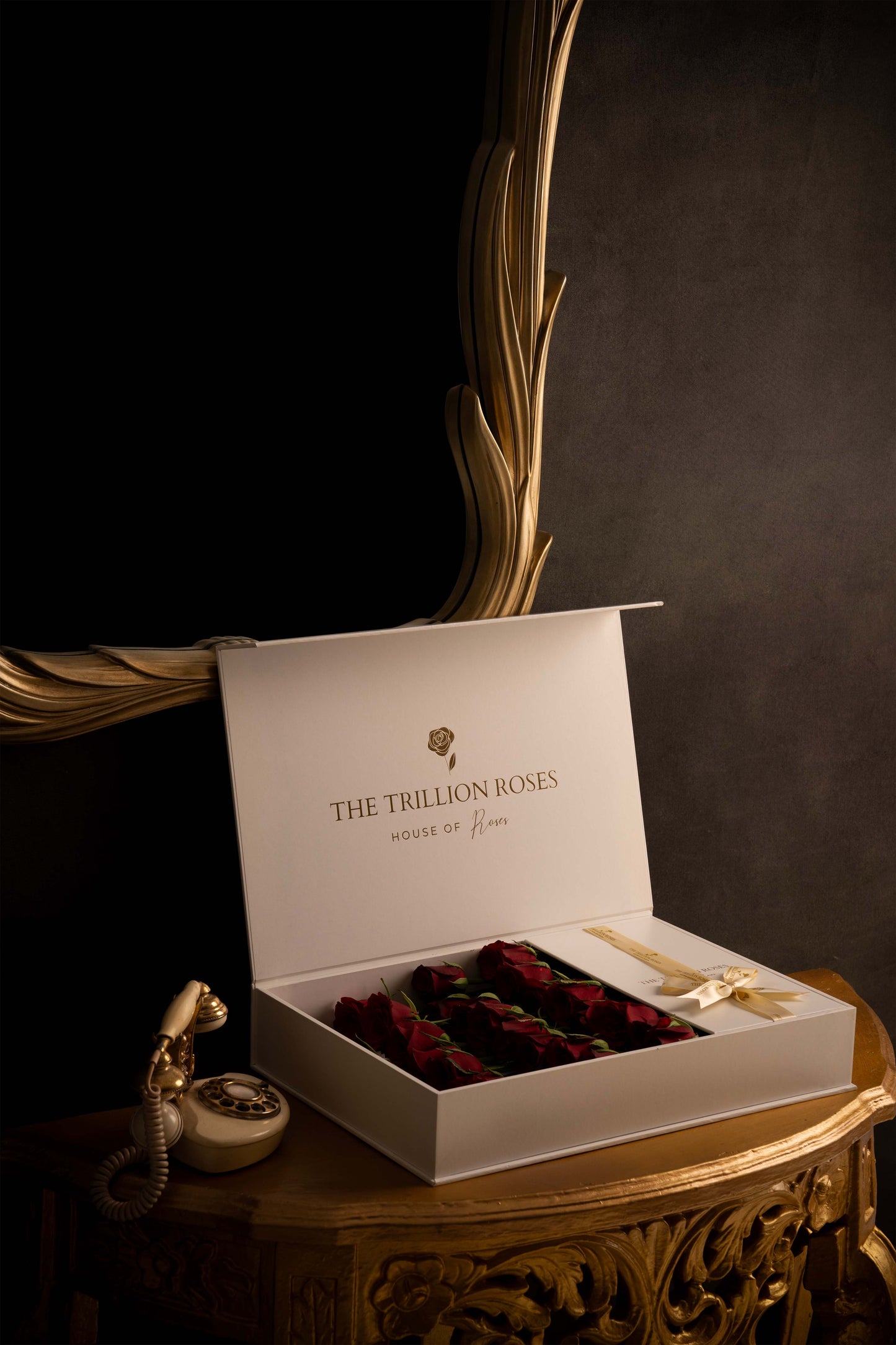 THE GIFT BOX : RUBY RED ROSES